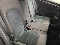 Personenauto, volkswagen, golf sportsvan - afbeelding 26 van  47