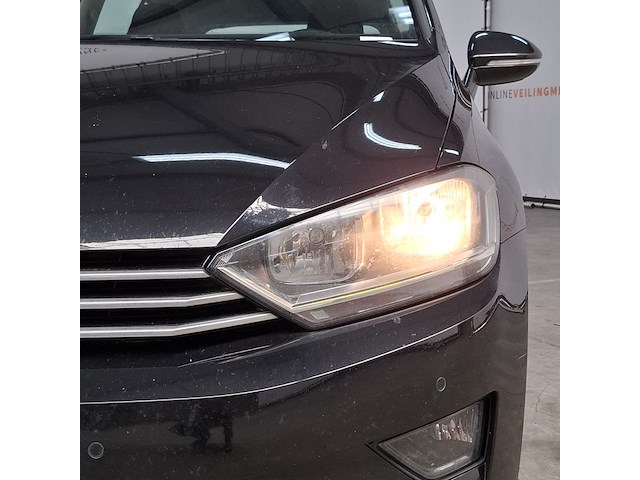 Personenauto, volkswagen, golf sportsvan - afbeelding 29 van  47