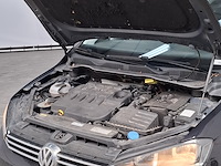 Personenauto, volkswagen, golf sportsvan - afbeelding 31 van  47