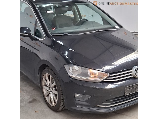 Personenauto, volkswagen, golf sportsvan - afbeelding 23 van  47