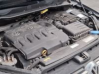 Personenauto, volkswagen, golf sportsvan - afbeelding 39 van  47