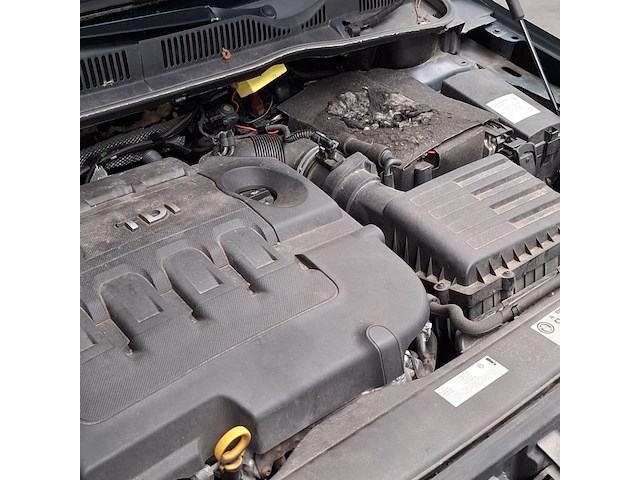 Personenauto, volkswagen, golf sportsvan - afbeelding 40 van  47