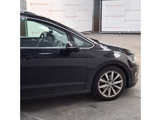 Personenauto, volkswagen, golf sportsvan - afbeelding 34 van  47