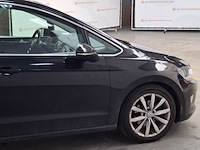 Personenauto, volkswagen, golf sportsvan - afbeelding 34 van  47