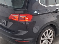Personenauto, volkswagen, golf sportsvan - afbeelding 44 van  47