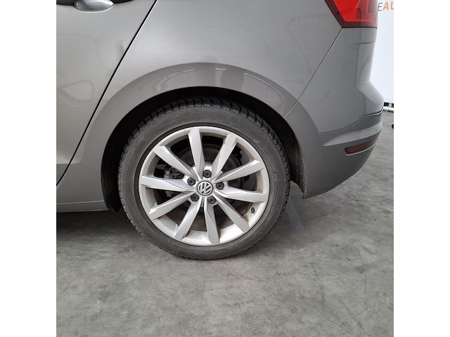 Personenauto, volkswagen, golf sportsvan - afbeelding 3 van  52