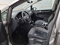 Personenauto, volkswagen, golf sportsvan - afbeelding 13 van  52