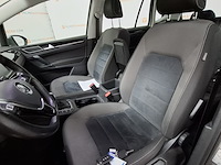 Personenauto, volkswagen, golf sportsvan - afbeelding 16 van  52