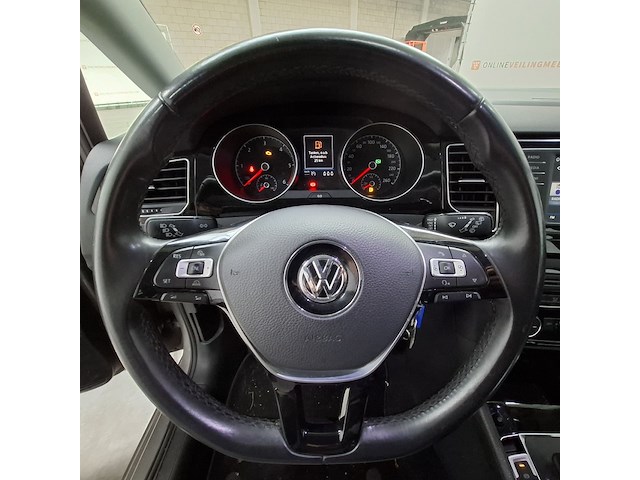 Personenauto, volkswagen, golf sportsvan - afbeelding 17 van  52