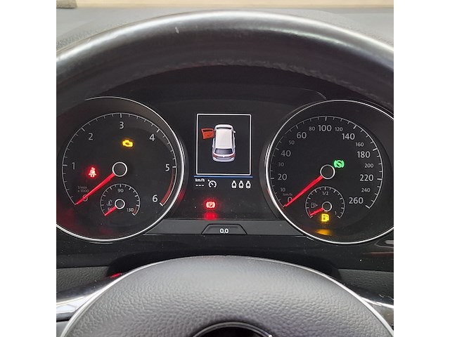 Personenauto, volkswagen, golf sportsvan - afbeelding 18 van  52