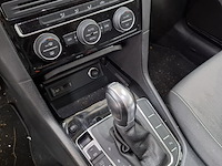 Personenauto, volkswagen, golf sportsvan - afbeelding 21 van  52