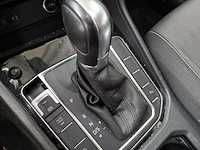 Personenauto, volkswagen, golf sportsvan - afbeelding 22 van  52