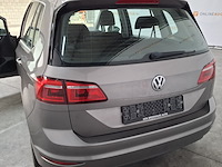 Personenauto, volkswagen, golf sportsvan - afbeelding 44 van  52