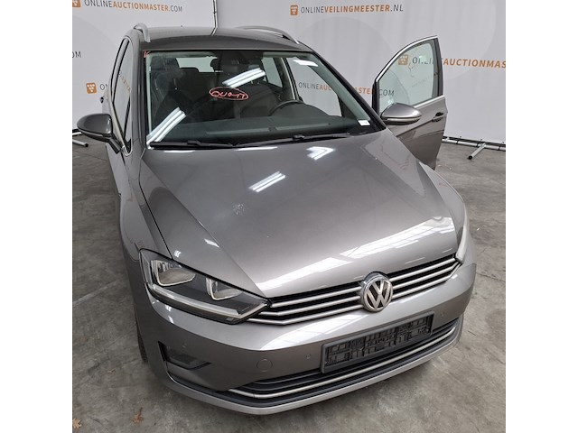 Personenauto, volkswagen, golf sportsvan - afbeelding 46 van  52