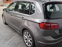 Personenauto, volkswagen, golf sportsvan - afbeelding 50 van  52