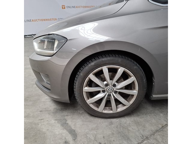 Personenauto, volkswagen, golf sportsvan - afbeelding 52 van  52