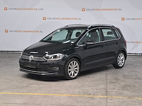 Personenauto, volkswagen, golf sportsvan - afbeelding 1 van  69