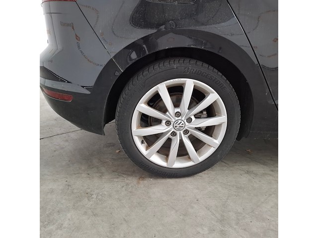 Personenauto, volkswagen, golf sportsvan - afbeelding 14 van  69