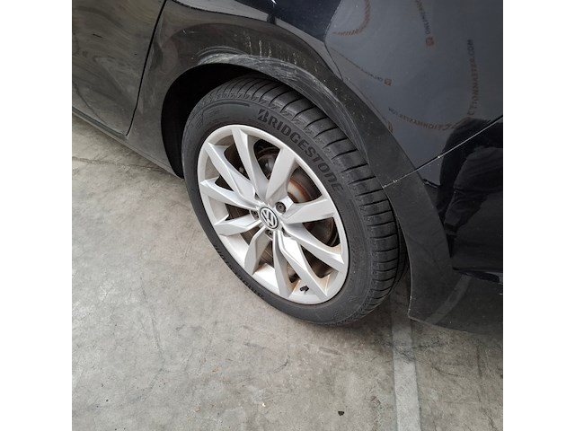 Personenauto, volkswagen, golf sportsvan - afbeelding 16 van  69