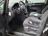 Personenauto, volkswagen, golf sportsvan - afbeelding 27 van  69