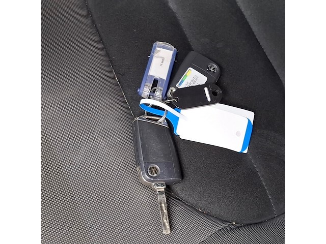 Personenauto, volkswagen, golf sportsvan - afbeelding 28 van  69