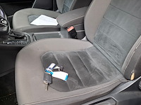 Personenauto, volkswagen, golf sportsvan - afbeelding 29 van  69