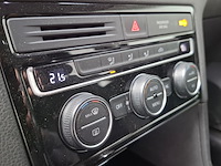 Personenauto, volkswagen, golf sportsvan - afbeelding 36 van  69