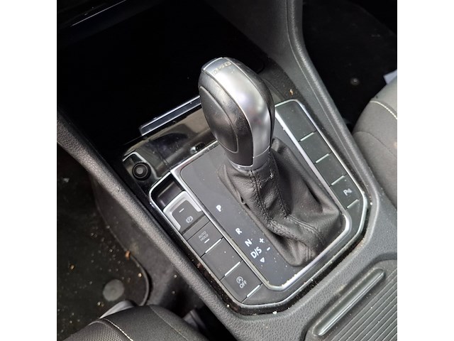 Personenauto, volkswagen, golf sportsvan - afbeelding 37 van  69