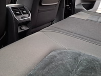 Personenauto, volkswagen, golf sportsvan - afbeelding 41 van  69