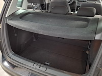 Personenauto, volkswagen, golf sportsvan - afbeelding 43 van  69