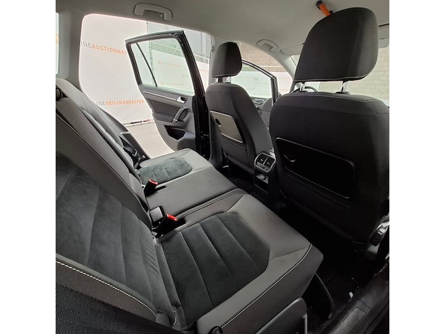 Personenauto, volkswagen, golf sportsvan - afbeelding 44 van  69