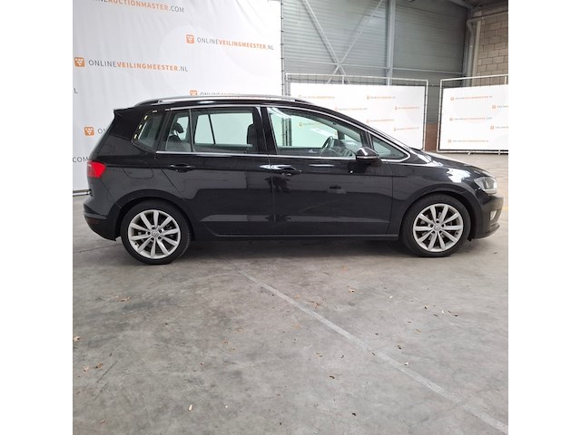 Personenauto, volkswagen, golf sportsvan - afbeelding 34 van  69