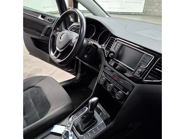 Personenauto, volkswagen, golf sportsvan - afbeelding 47 van  69