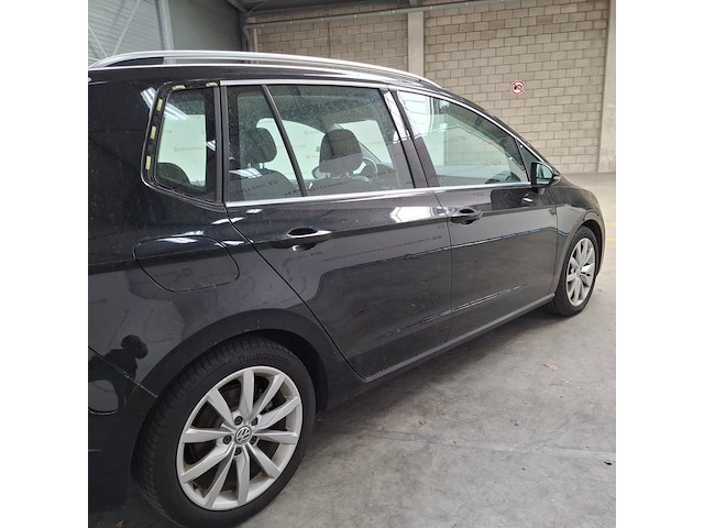 Personenauto, volkswagen, golf sportsvan - afbeelding 56 van  69
