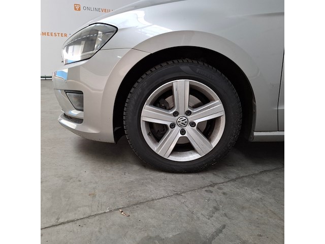 Personenauto, volkswagen, golf sportsvan - afbeelding 3 van  61