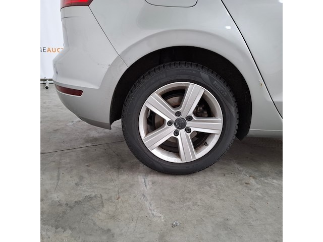 Personenauto, volkswagen, golf sportsvan - afbeelding 10 van  61