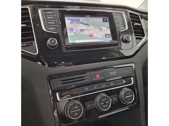 Personenauto, volkswagen, golf sportsvan - afbeelding 27 van  61