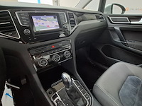 Personenauto, volkswagen, golf sportsvan - afbeelding 29 van  61