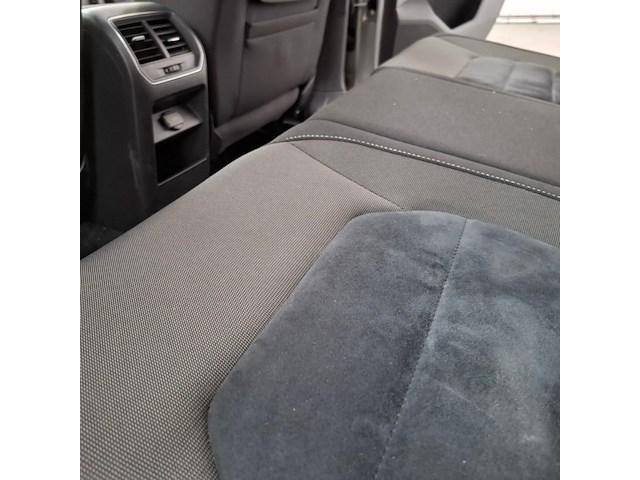 Personenauto, volkswagen, golf sportsvan - afbeelding 32 van  61