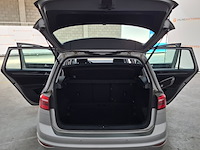 Personenauto, volkswagen, golf sportsvan - afbeelding 33 van  61