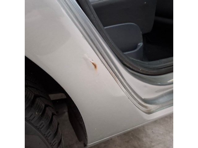 Personenauto, volkswagen, golf sportsvan - afbeelding 40 van  61