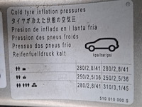 Personenauto, volkswagen, golf sportsvan - afbeelding 42 van  61