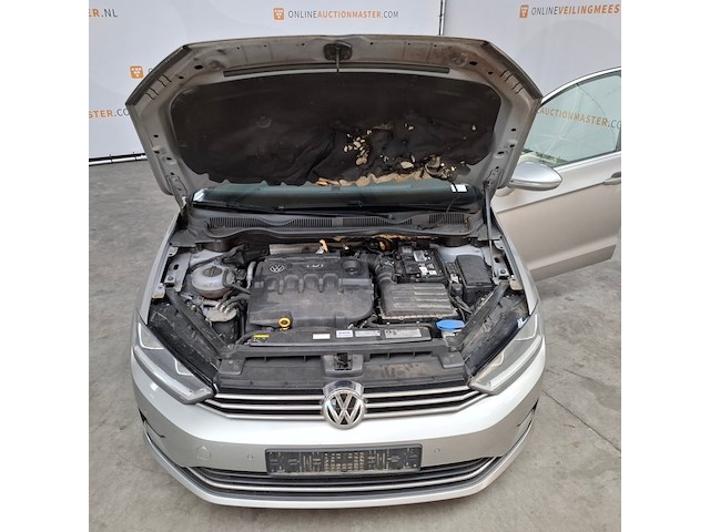 Personenauto, volkswagen, golf sportsvan - afbeelding 44 van  61