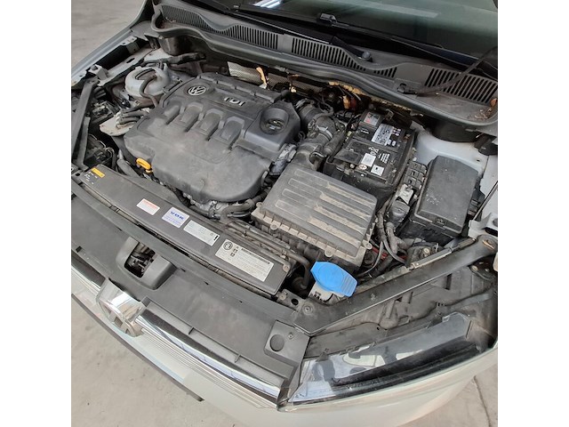 Personenauto, volkswagen, golf sportsvan - afbeelding 46 van  61