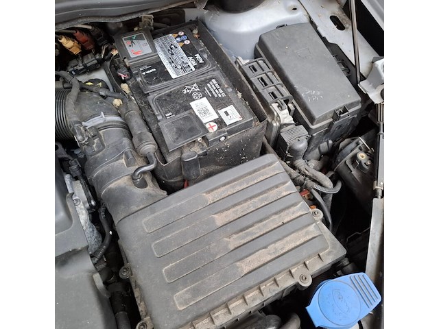 Personenauto, volkswagen, golf sportsvan - afbeelding 47 van  61
