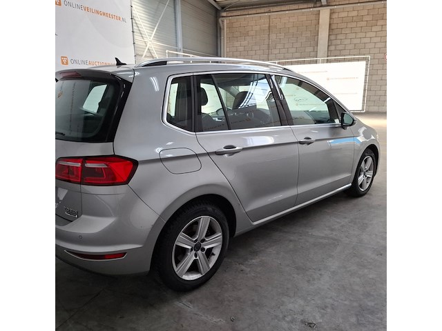 Personenauto, volkswagen, golf sportsvan - afbeelding 56 van  61