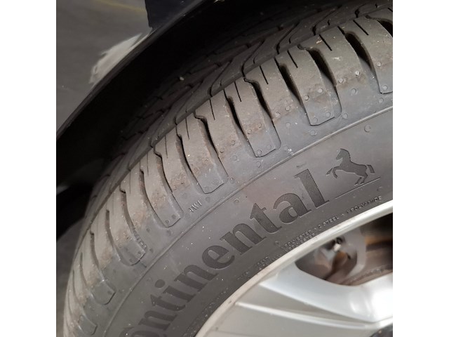 Personenauto, volkswagen, golf sportsvan - afbeelding 7 van  73