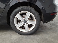 Personenauto, volkswagen, golf sportsvan - afbeelding 20 van  73