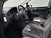Personenauto, volkswagen, golf sportsvan - afbeelding 27 van  73