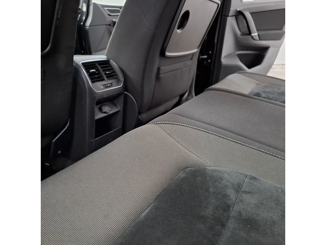 Personenauto, volkswagen, golf sportsvan - afbeelding 42 van  73